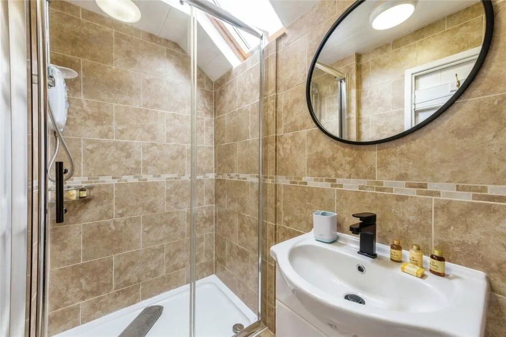 2 bed Character Property