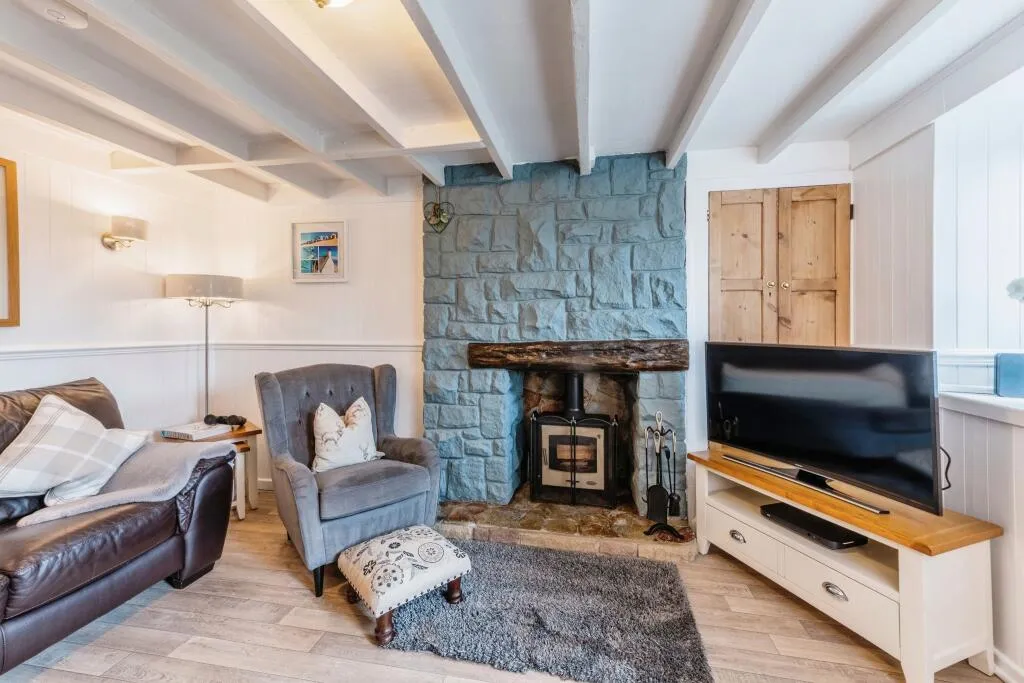 2 bed Character Property