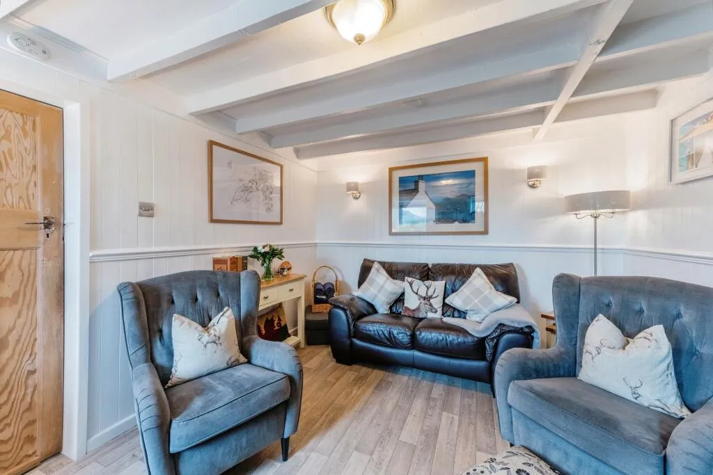 2 bed Character Property