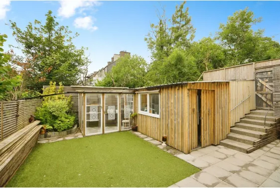 2 bed Detached