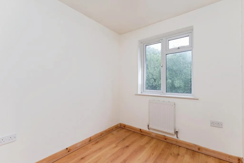 5 bed Detached