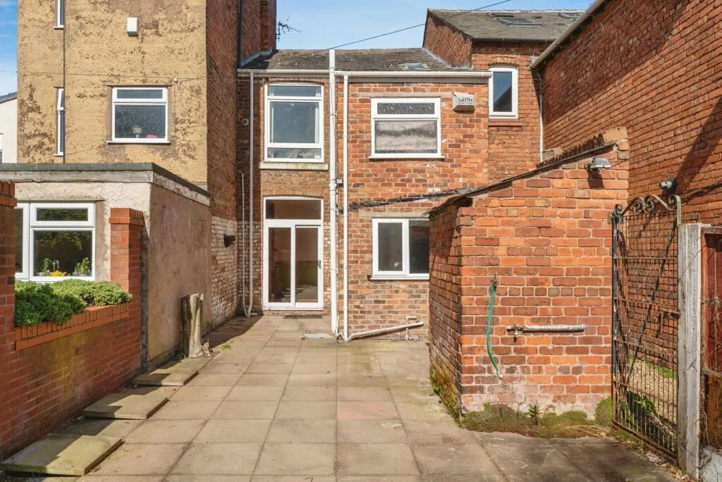 2 bed Terraced