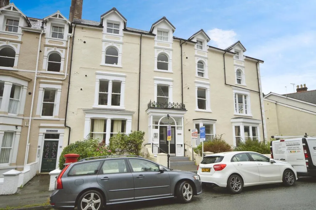 2 bed Block of Apartments