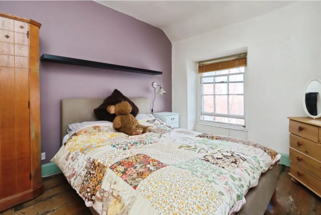 4 bed Commercial Property