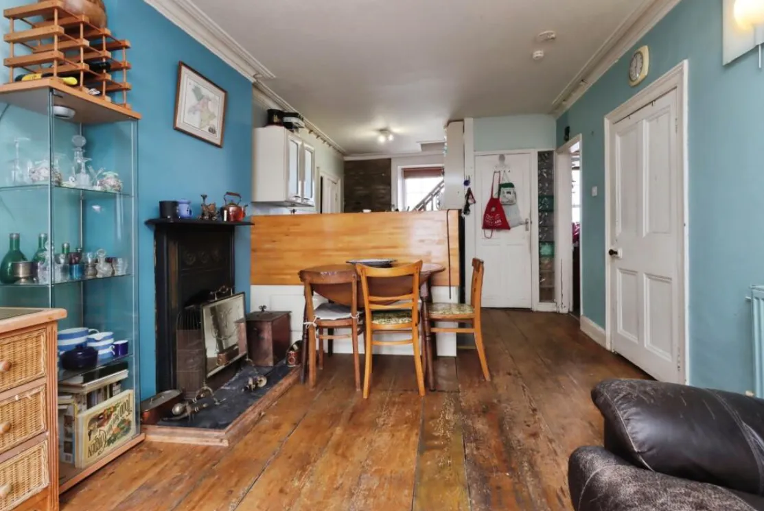 4 bed Commercial Property