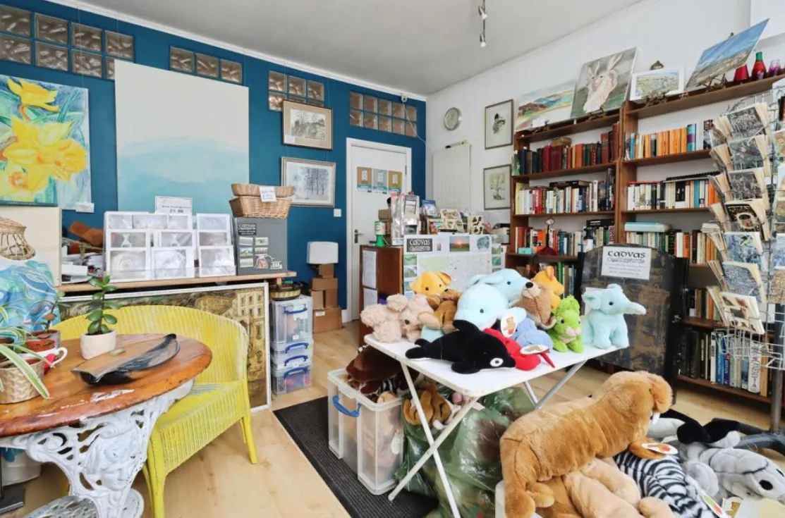 4 bed Commercial Property