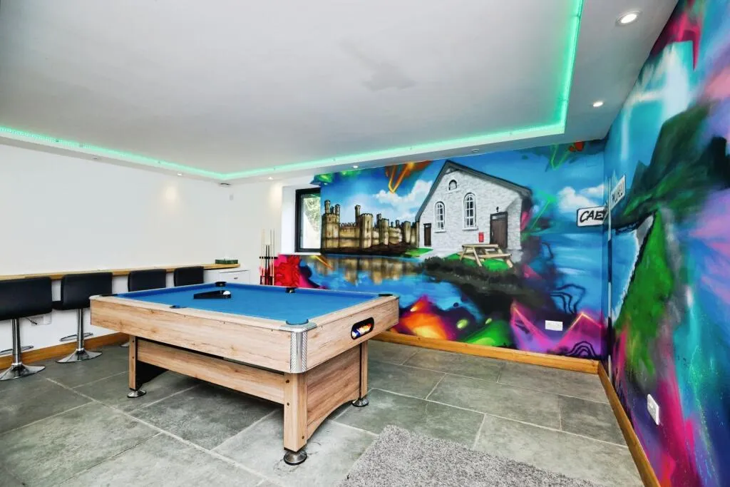 4 bed Semi-Detached