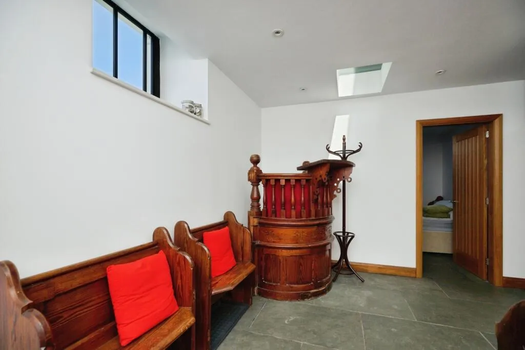 4 bed Semi-Detached