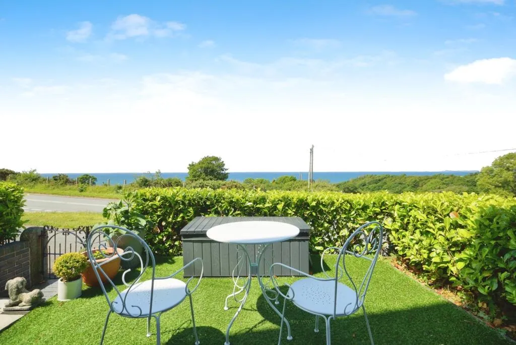 4 bed Semi-Detached
