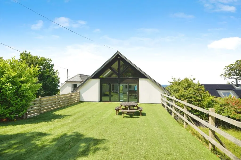 4 bed Semi-Detached