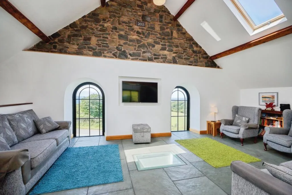 4 bed Semi-Detached