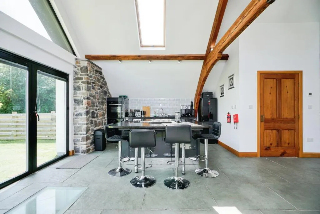 4 bed Semi-Detached