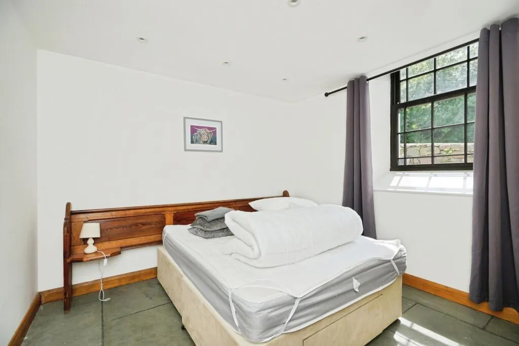 4 bed Semi-Detached
