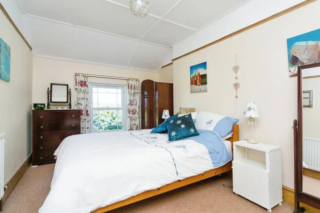 5 bed End of Terrace