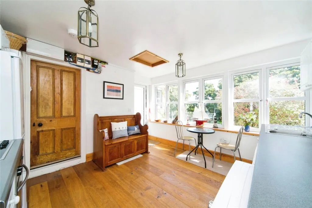 5 bed End of Terrace