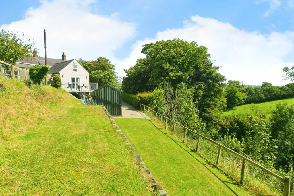 5 bed End of Terrace