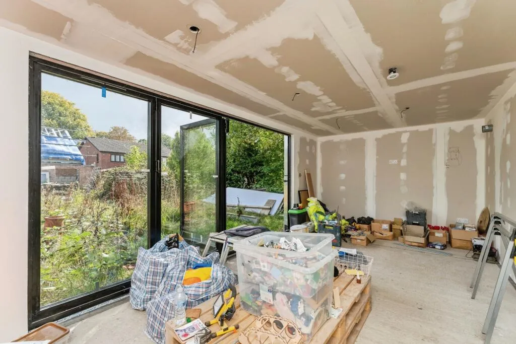 5 bed Detached
