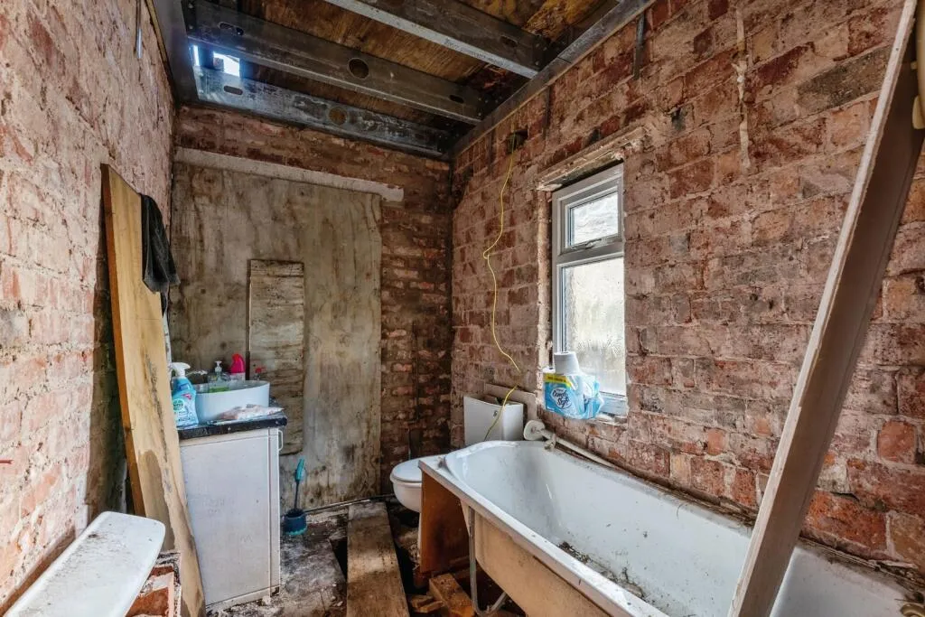 5 bed Detached