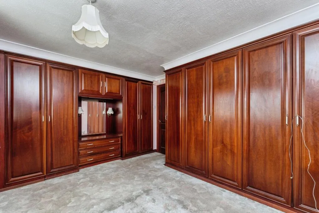 2 bed House