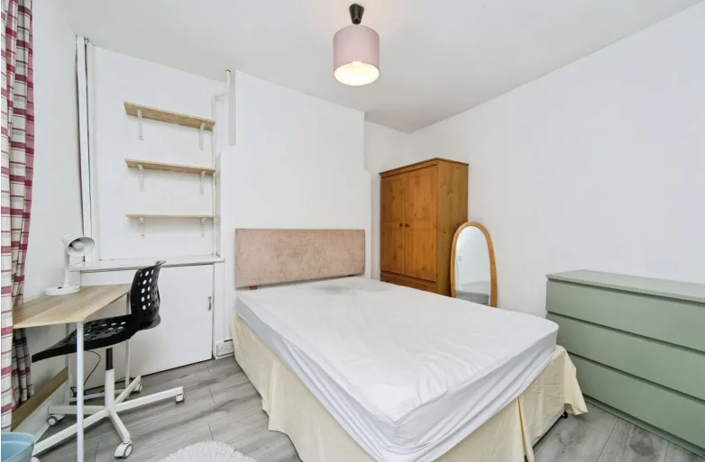 4 bed Terraced
