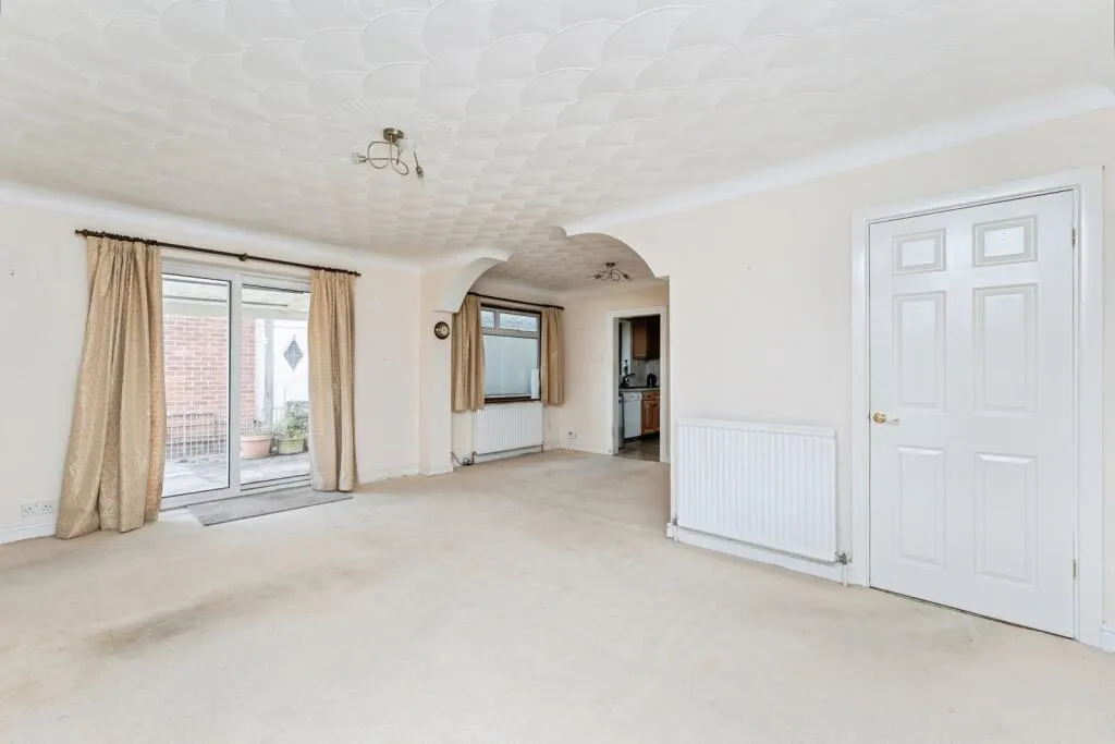 3 bed Detached Bungalow