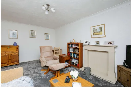 2 bed Ground Flat