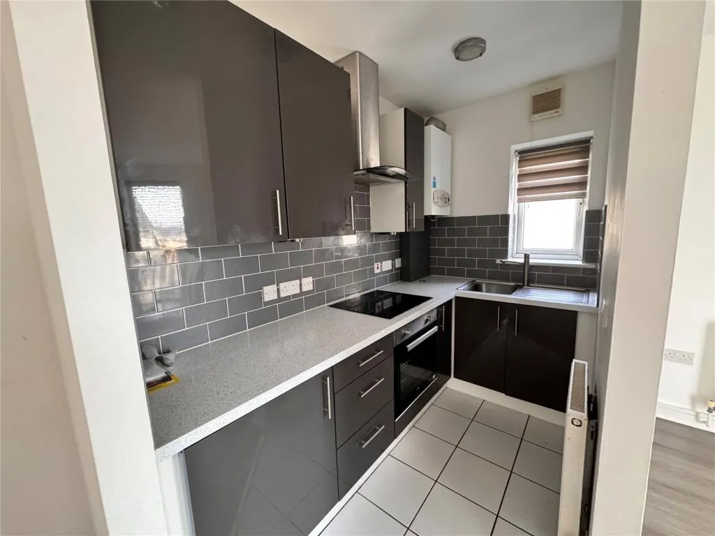 2 bed Ground Flat