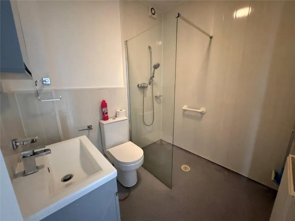 2 bed Ground Flat
