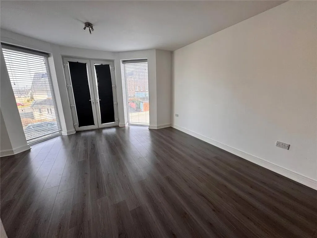 2 bed Ground Flat