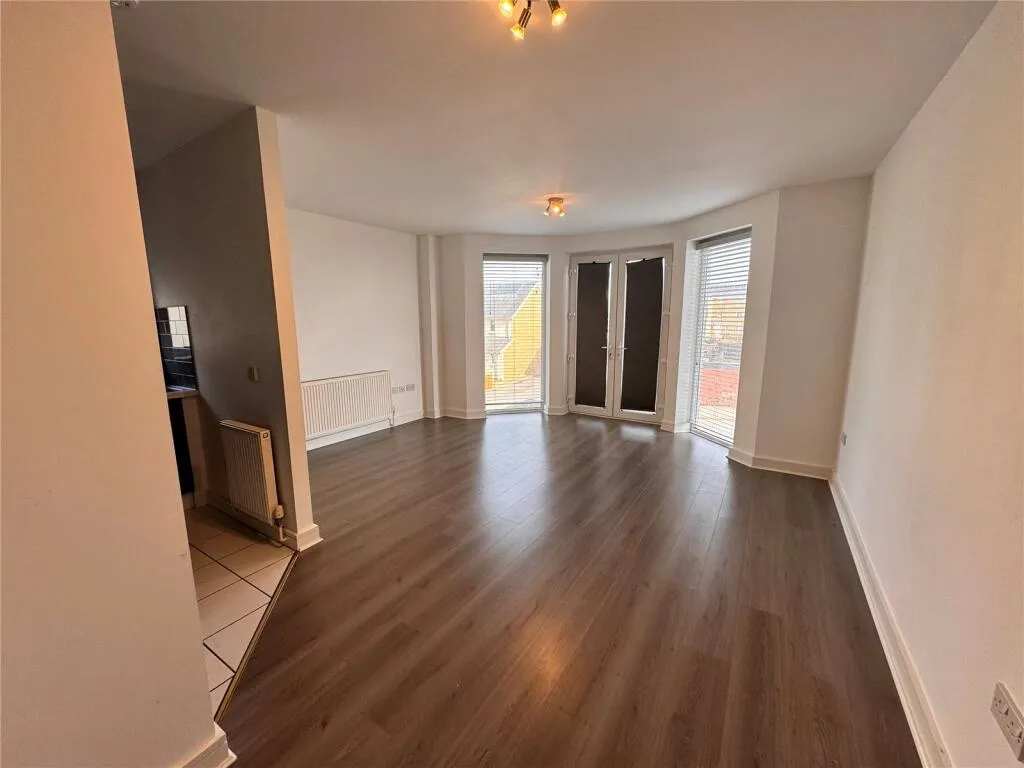 2 bed Ground Flat