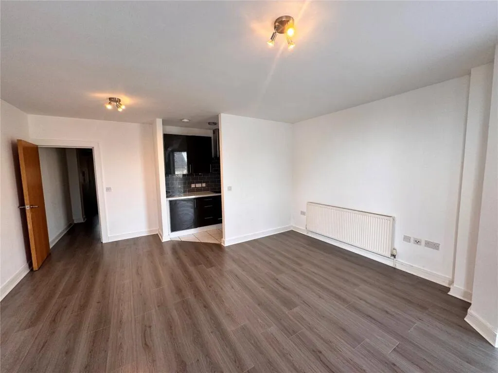 2 bed Ground Flat