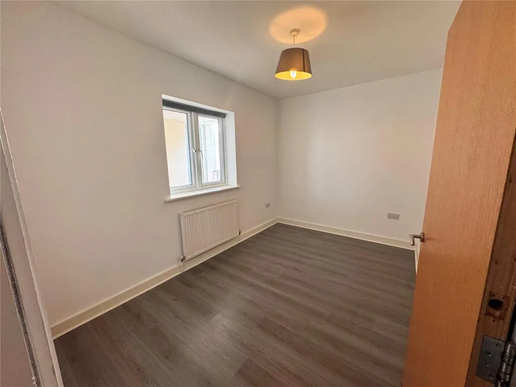 2 bed Ground Flat