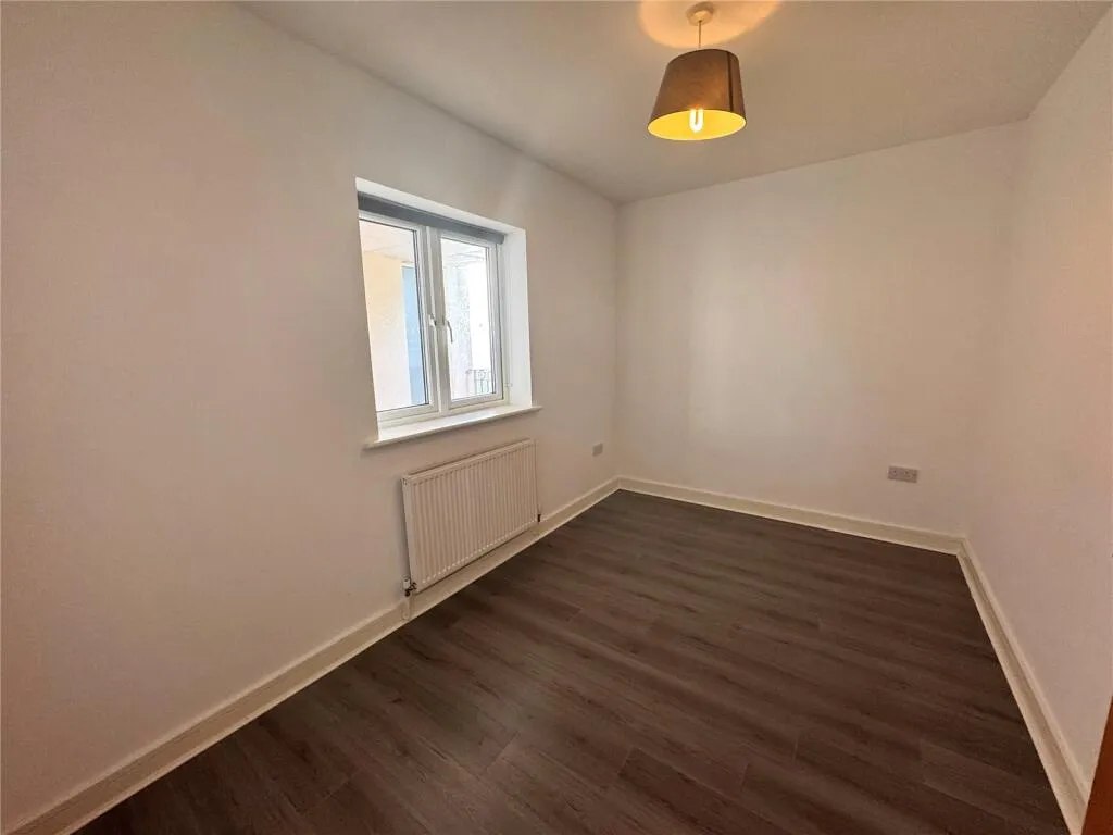 2 bed Ground Flat