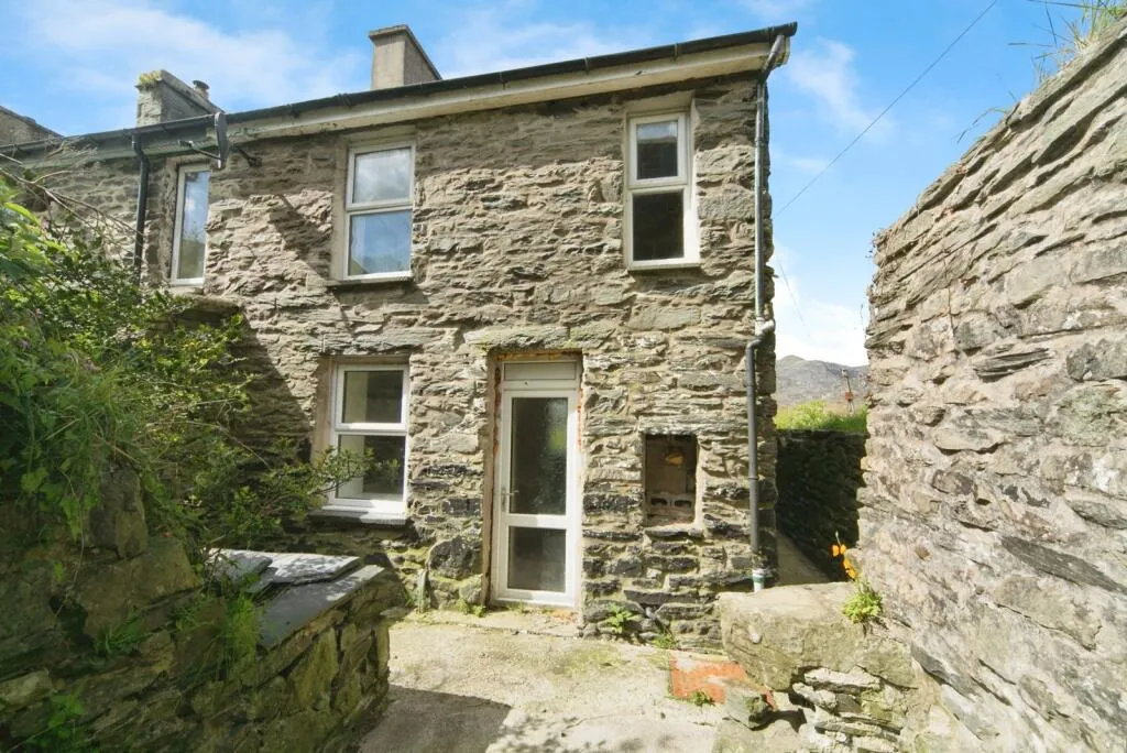 2 bed End of Terrace