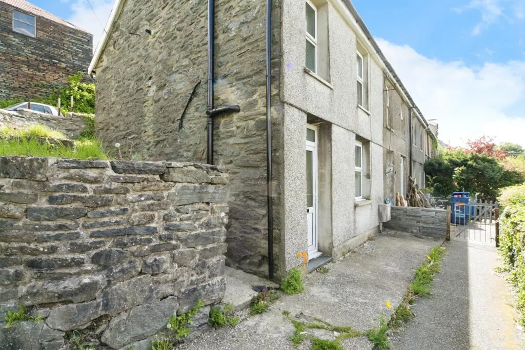 2 bed End of Terrace