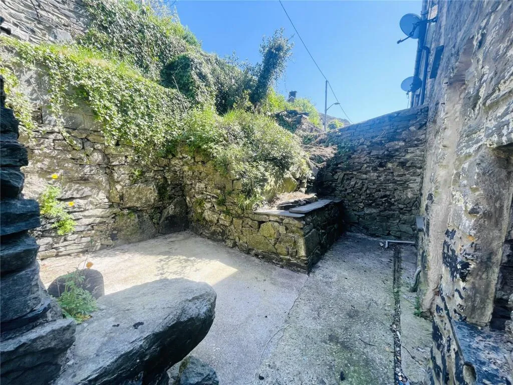 2 bed End of Terrace