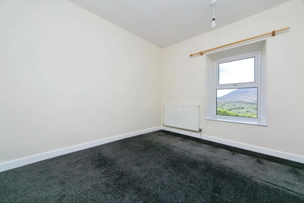 2 bed End of Terrace