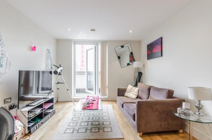 907 Wharfside Point South, 4 Prestons Road, Canary Wharf, E14 9EX