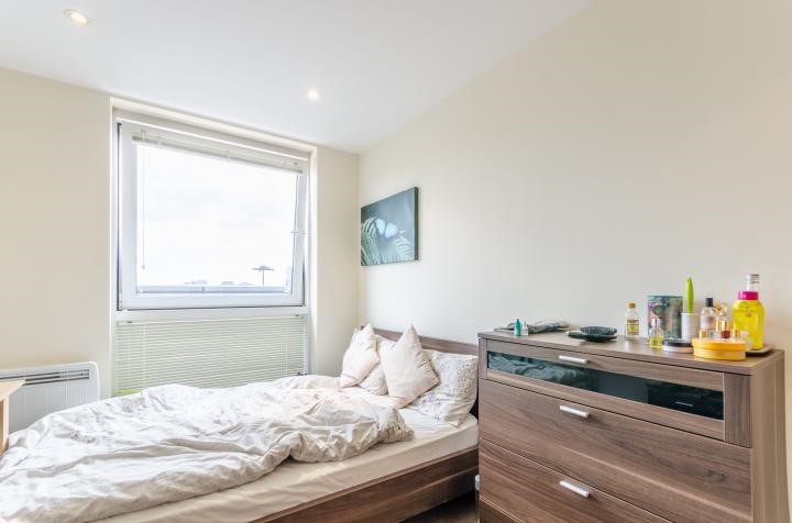 907 Wharfside Point South, 4 Prestons Road, Canary Wharf, E14 9EX