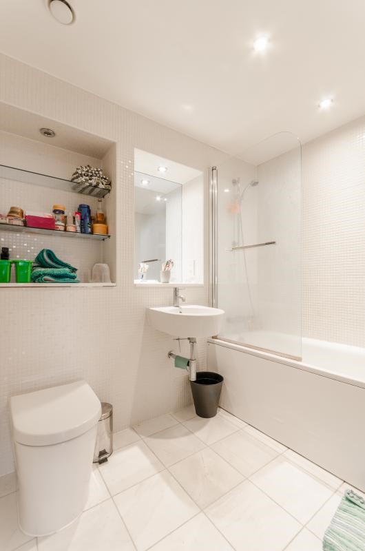 907 Wharfside Point South, 4 Prestons Road, Canary Wharf, E14 9EX