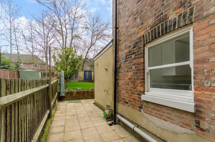 Flat 1, 12 Lichfield Road, Cricklewood, NW2 2RE