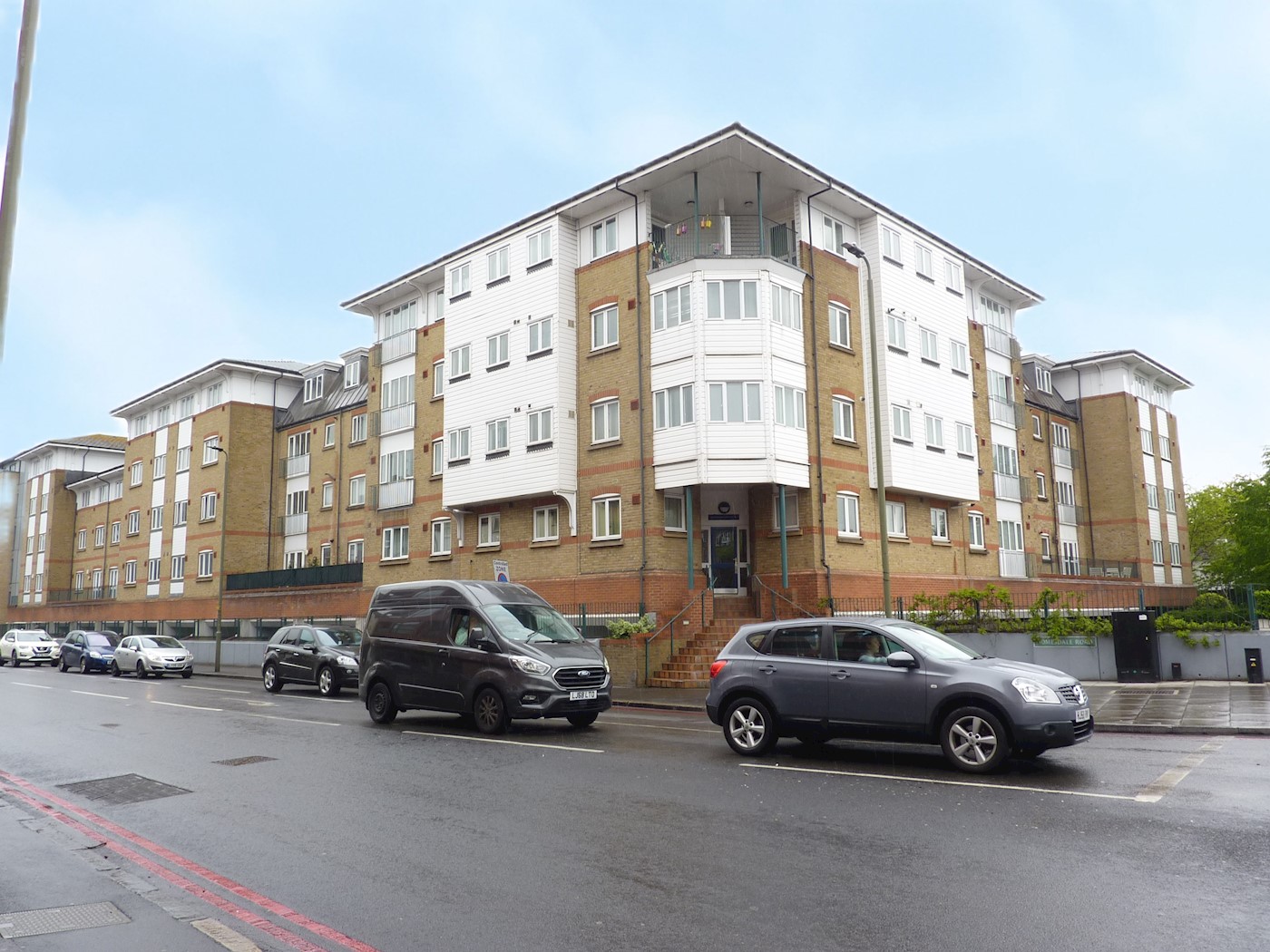 30 Gainsborough Court, Homesdale Road, Bromley, BR2 9NB