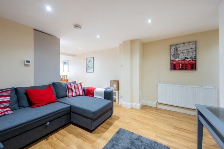 7 The Broadway, Sutton, Surrey, SM1 4BU