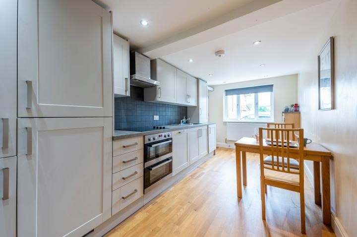 7 The Broadway, Sutton, Surrey, SM1 4BU