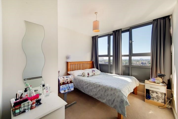 602 Courtenay House, 9 New Park Road, London, SW2 4DP