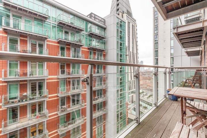 152 Salamanca Square, 9 Albert Embankment, London, SE1