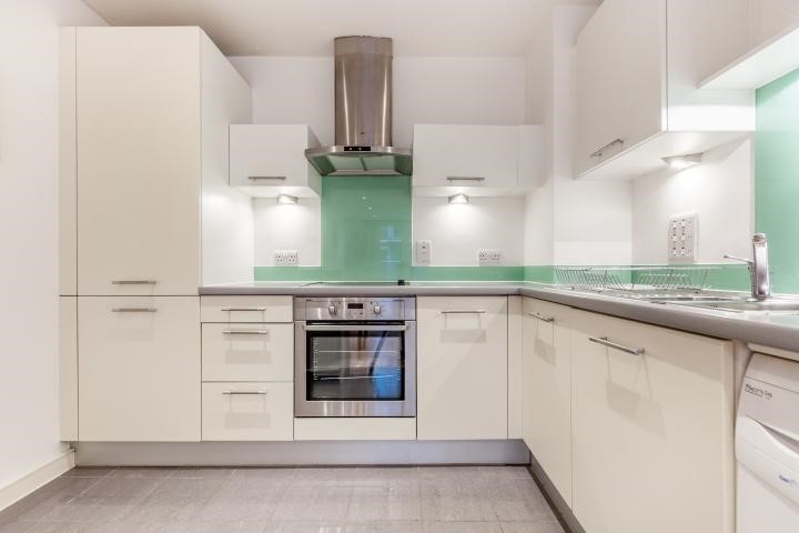 152 Salamanca Square, 9 Albert Embankment, London, SE1