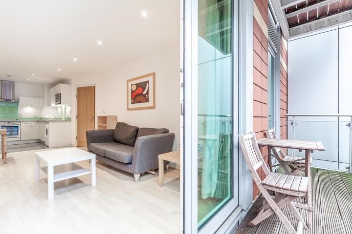 152 Salamanca Square, 9 Albert Embankment, London, SE1
