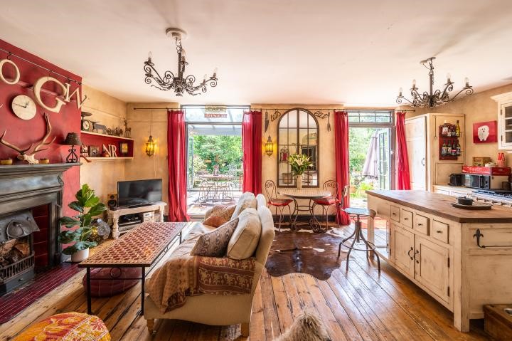 9A St Quintin Avenue, London, W10 6NX