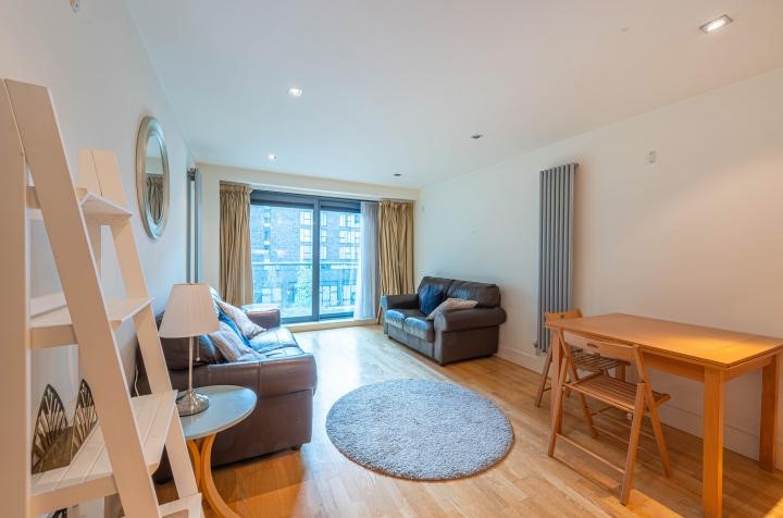 Flat 19, 41 Millharbour, London, E14 9NA
